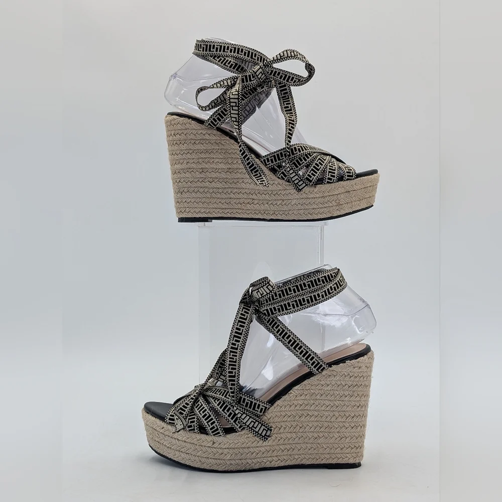 New Fashion Nova Sz 8 Wedge Espadrille Sandals Criss-Cross Straps Black & White